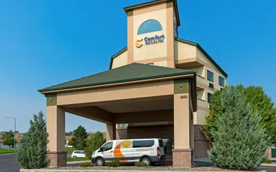 Comfort Inn & Suites Market - Airport