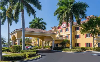 Hawthorn Extended Stay by Wyndham Naples