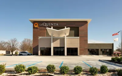 La Quinta Inn & Suites by Wyndham St Louis Route 66