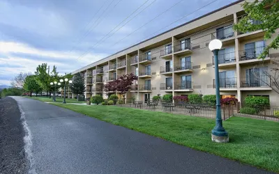 Oxford Suites Yakima