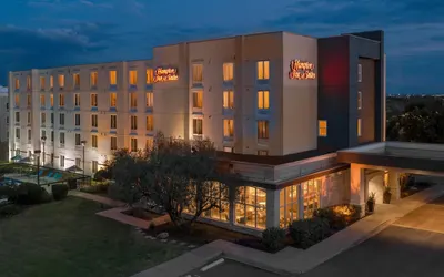 Hampton Inn & Suites Austin-Airport