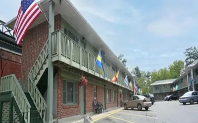 Community Court Motel