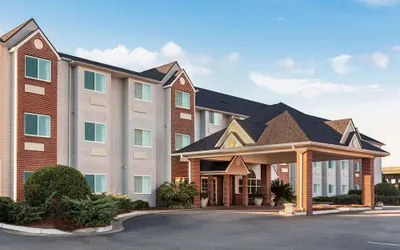 Microtel Inn & Suites by Wyndham Tifton