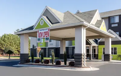 Quality Inn & Suites Ashland near Kings Dominion