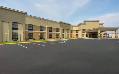Clarion Inn & Suites Evansville Eastland Area