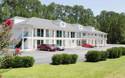 Super 8 by Wyndham Statesboro