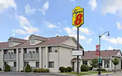 Super 8 by Wyndham La Crosse