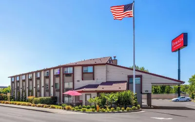 Ramada by Wyndham Medford Airport North