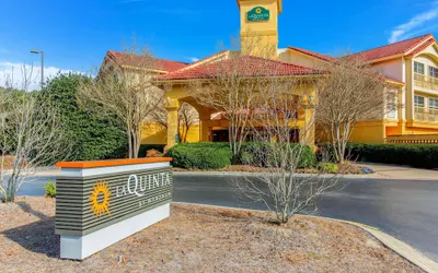 La Quinta Inn & Suites by Wyndham Raleigh Durham Intl AP