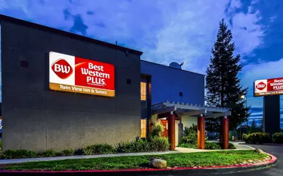 Best Western Plus Twin View Inn & Suites