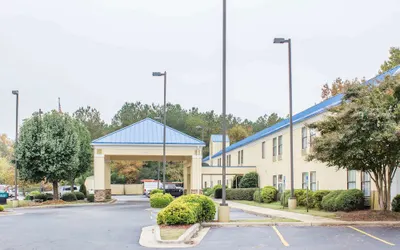 Econo Lodge Raleigh near Walnut Creek Amphitheatre