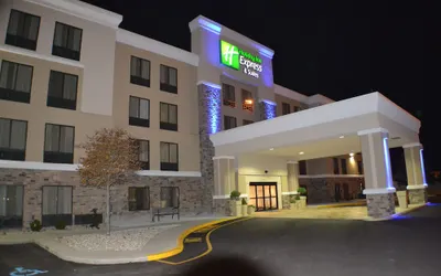 Holiday Inn Express and Suites Indianapolis W- Airport Area by IHG