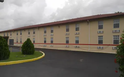 Belmont Inn & Suites