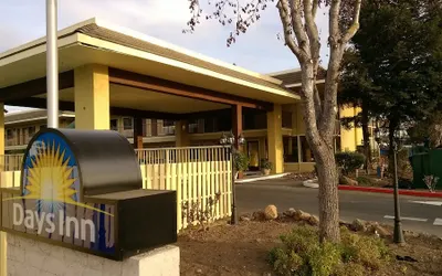 Days Inn by Wyndham Gilroy