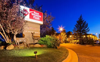 Best Western Plus Deer Park Hotel & Suites