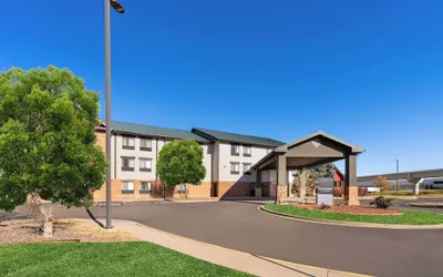 SYLO Hotel Denver Airport, a Ramada by Wyndham