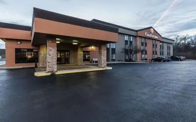 Comfort Inn Alton near I-255