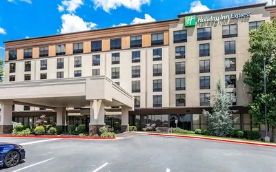 Holiday Inn Express Atlanta Galleria - Ballpark Area, an IHG Hotel