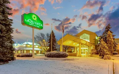 La Quinta Inn & Suites by Wyndham Appleton College Avenue