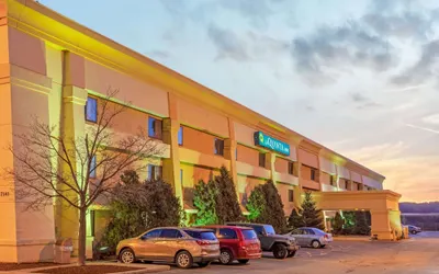 La Quinta Inn by Wyndham Milwaukee Airport / Oak Creek