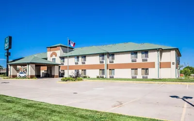 Quality Inn & Suites Altoona - Des Moines