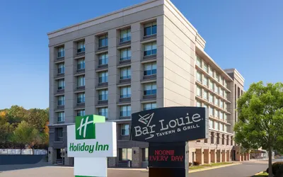 Holiday Inn Chicago-Oakbrook, an IHG Hotel