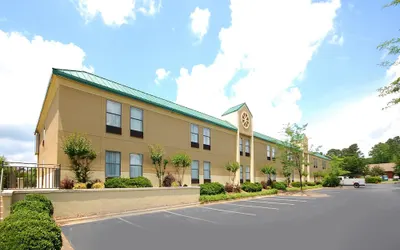 Best Western Plus Edison Inn