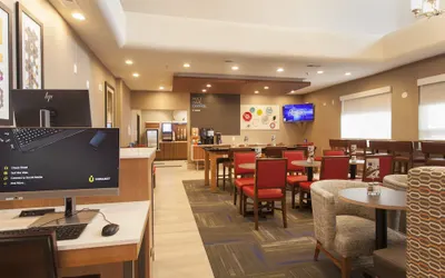 Holiday Inn Express And Suites Santa Fe, an IHG Hotel