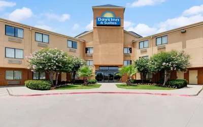 Days Inn & Suites by Wyndham DeSoto