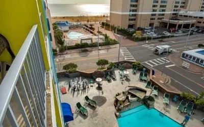 Days Inn by Wyndham Virginia Beach At The Beach