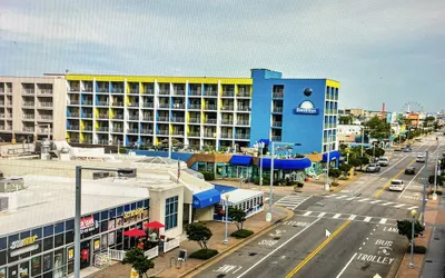 Days Inn by Wyndham Virginia Beach At The Beach