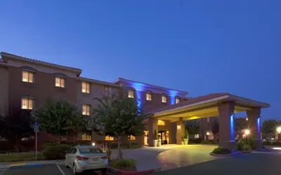 Holiday Inn Express & Suites Davis - University Area, an IHG Hotel