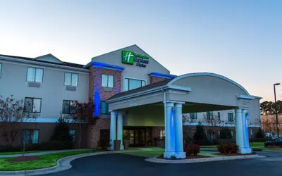 Holiday Inn Express Hotel and Suites Kinston by IHG