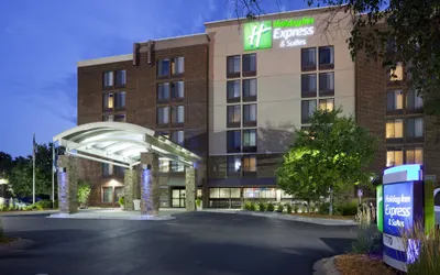 Holiday Inn Express & Suites Bloomington - MPLS Arpt Area W by IHG