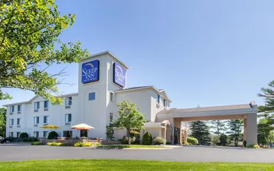 Sleep Inn & Suites Bay View Acme - Travers City