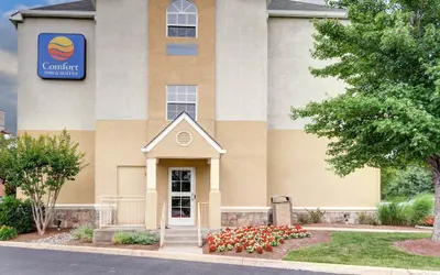 Comfort Inn & Suites Airport Dulles - Gateway