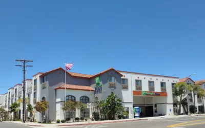 Holiday Inn Express Hotel & Suites Hermosa Beach, an IHG Hotel