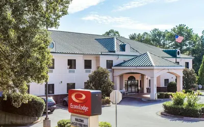 Econo Lodge Inn & Suites