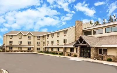 AmericInn by Wyndham Sheboygan