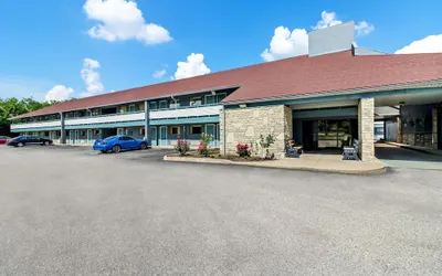 Super 8 by Wyndham Cincinnati/Springdale OH
