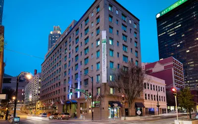 Holiday Inn Express and Suites Atlanta Downtown, an IHG Hotel
