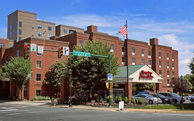 Hampton Inn & Suites Charlottesville-At the University