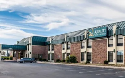 Quality Inn & Suites Shelbyville I-74