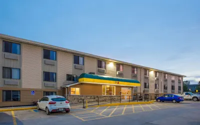 Super 8 by Wyndham Iowa City/Coralville