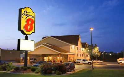 Super 8 by Wyndham Alton