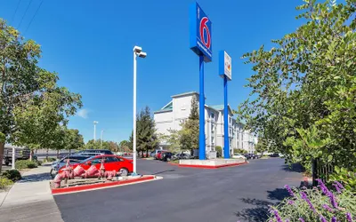 Motel 6 Belmont, CA - San Francisco - Redwood City