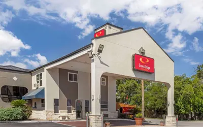Econo Lodge Inn & Suites Near Lackland AFB