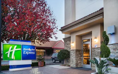 Holiday Inn Express Redwood City-Central, an IHG Hotel