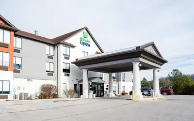 Holiday Inn Express & Suites Knoxville-North-I-75 Exit 112 by IHG