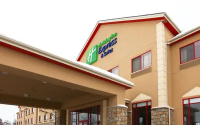 Holiday Inn Express Hotel & Suites Olathe North, an IHG Hotel